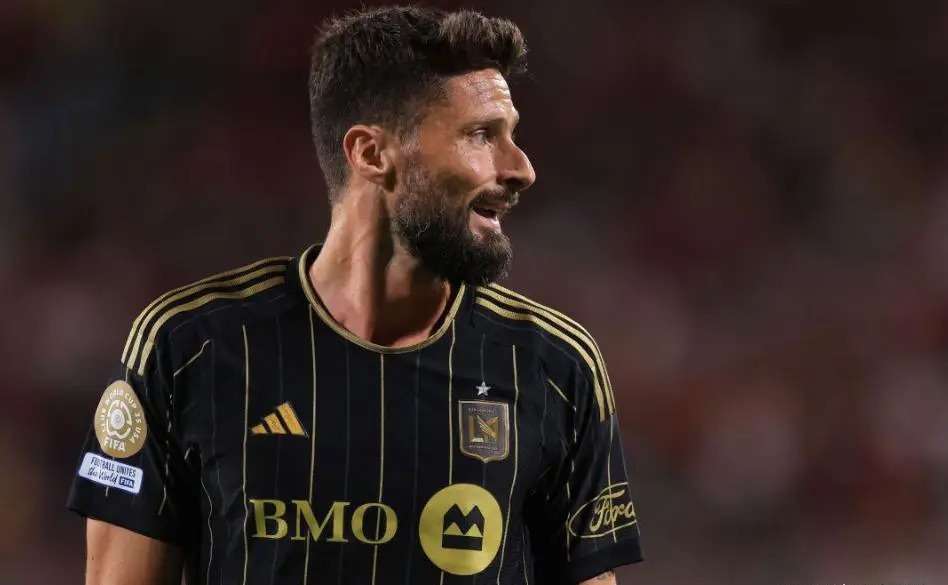 莫拉塔将回归意甲，AC米兰寻“吉鲁型”中锋战新赛季